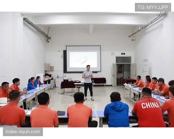 中国足协与教育部联合推动的“足球特色学校”教练员培训班开班